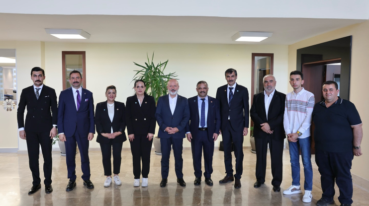 BAŞKAN ÇOLAKBAYRAKDAR: “AVRUPA’DAKİ KARDEŞLERİMİZİN YANINDAYIZ, DESTEK VERMEYE HAZIRIZ”