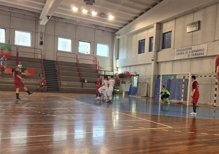 BAŞKAN ÇOLAKBAYRAKDAR, AVRUPA İKİNCİSİ OLAN KOCASİNAN’IN ÖZEL SPORCUSUNU TEBRİK ETTİ