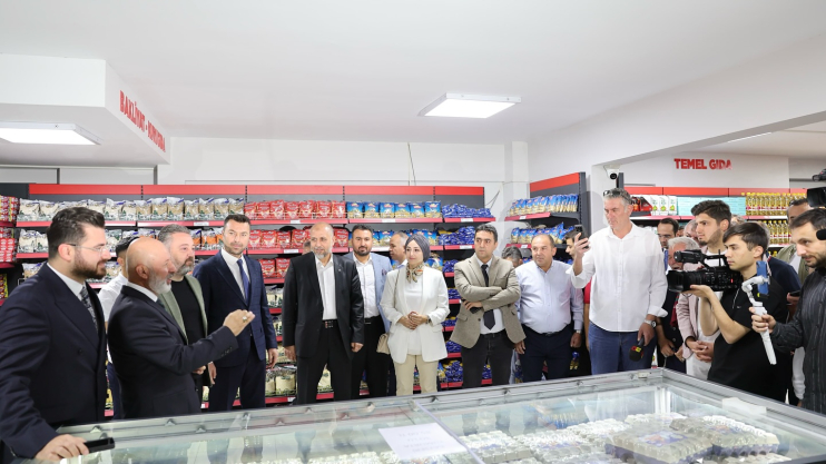 BAŞKAN ÇOLAKBAYRAKDAR ,“VİCDANİ BİR SORUMLULUK OLAN DOST ELİ, TÜM KAYSERİ’YE YAYILACAK”