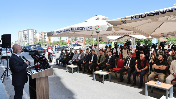 BAŞKAN ÇOLAKBAYRAKDAR ,“VİCDANİ BİR SORUMLULUK OLAN DOST ELİ, TÜM KAYSERİ’YE YAYILACAK”