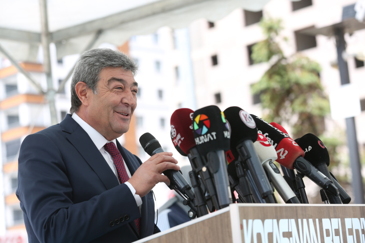 BAŞKAN ÇOLAKBAYRAKDAR: “KENTSEL DÖNÜŞÜME KAYSERİ USULÜ DOKUNUŞ: ÜÇ HİZMET AYNI ANDA HAYATA GEÇİYOR”