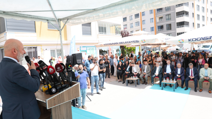BAŞKAN ÇOLAKBAYRAKDAR: “KENTSEL DÖNÜŞÜME KAYSERİ USULÜ DOKUNUŞ: ÜÇ HİZMET AYNI ANDA HAYATA GEÇİYOR”