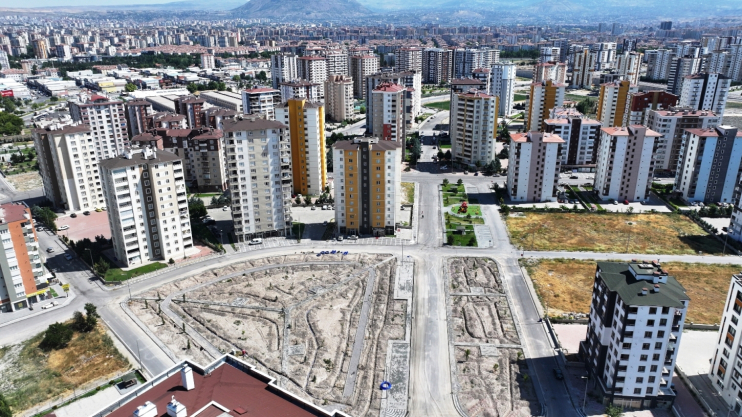 BAŞKAN ÇOLAKBAYRAKDAR: “YENİ PARKLAR, ŞEHRİMİZİN YENİ NEFES ALMA ALANLARI OLACAK”