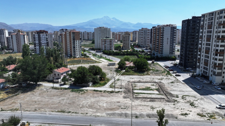 BAŞKAN ÇOLAKBAYRAKDAR: “YENİ PARKLAR, ŞEHRİMİZİN YENİ NEFES ALMA ALANLARI OLACAK”