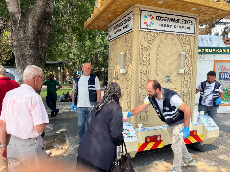 KOCASİNANDAN SICAK HAVADA BUZ GİBİ LİMONATA İKRAMI