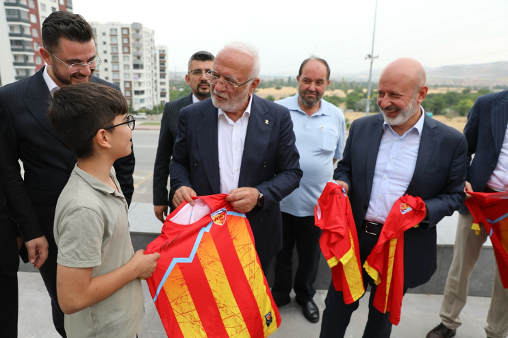 BAŞKAN ÇOLAKBAYRAKDAR, GENEL BAŞKAN VEKİLİ ELİTAŞ’I KOCASİNAN AKADEMİ’DE AĞIRLADI