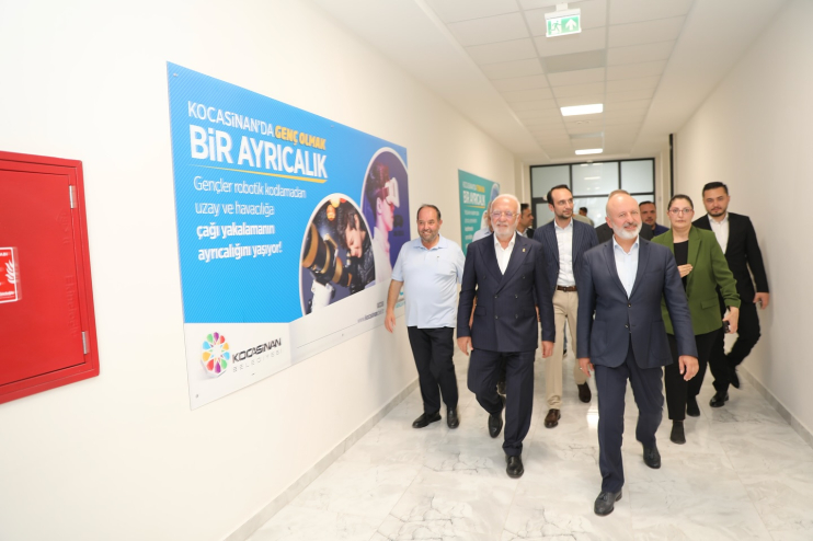 BAŞKAN ÇOLAKBAYRAKDAR, GENEL BAŞKAN VEKİLİ ELİTAŞ’I KOCASİNAN AKADEMİ’DE AĞIRLADI