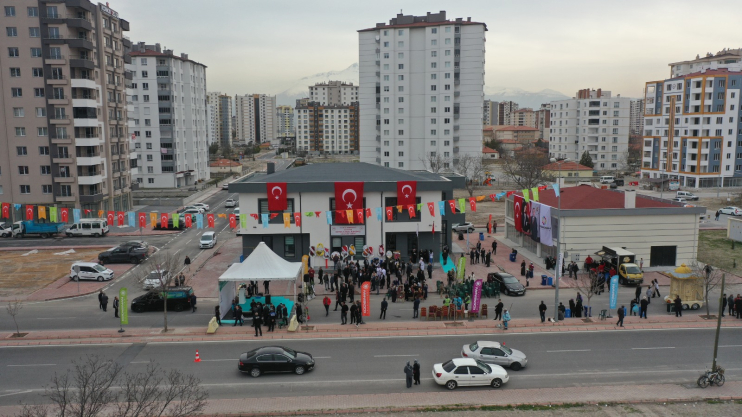 BAŞKAN ÇOLAKBAYRAKDARDAN ERCİYESEVLER’E DE AİLE SAĞLIĞI MERKEZİ MÜJDESİ