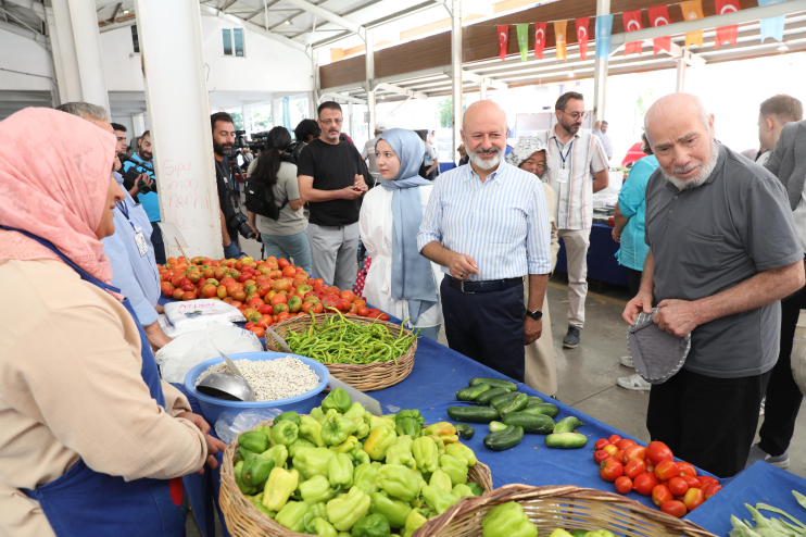 BAŞKAN ÇOLAKBAYRAKDAR: “100 EKOLOJİK PAZARIMIZLA DA TÜRKİYE’DE İLKLERİ BAŞARMAYA DEVAM EDİYORUZ”