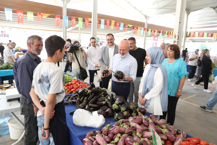 KAYSERİLİLERDEN BAŞKAN ÇOLAKBAYRAKDAR’A “YÜZDE 100 EKOLOJİK PAZAR” TEŞEKKÜRÜ