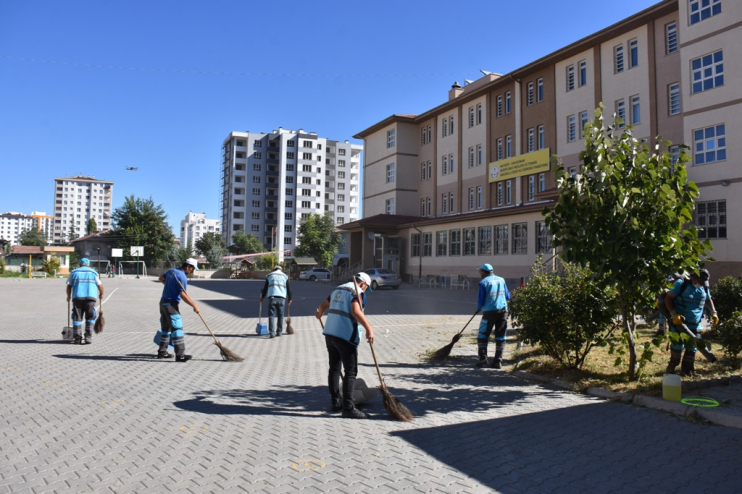 BAŞKAN ÇOLAKBAYRAKDAR, “EN KIYMETLİ HAZİNEMİZ YAVRULARIMIZA DAHA SAĞLIKLI ORTAMLAR HAZIRLIYORUZ”