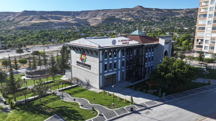 BAŞKAN ÇOLAKBAYRAKDAR’DAN KAYSERİ’YE TÜRKİYE’NİN EN GÖRKEMLİ KÜTÜPHANESİ