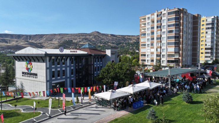 BAŞKAN ÇOLAKBAYRAKDAR: “KAYSERİ’MİZE DEĞER KATIYOR, YARINLARIMIZI İNŞA EDİYORUZ”