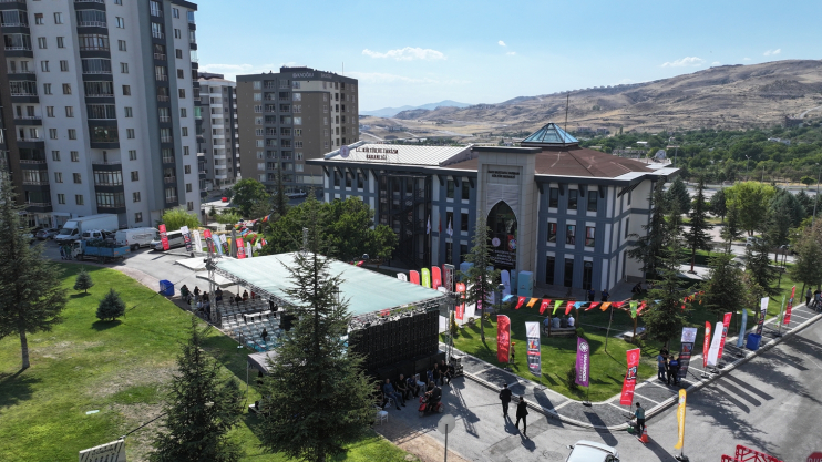 BAŞKAN ÇOLAKBAYRAKDAR: “KAYSERİ’MİZE DEĞER KATIYOR, YARINLARIMIZI İNŞA EDİYORUZ”