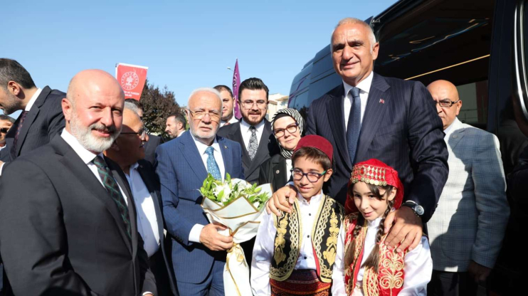 BAŞKAN ÇOLAKBAYRAKDAR: “KAYSERİ’MİZE DEĞER KATIYOR, YARINLARIMIZI İNŞA EDİYORUZ”