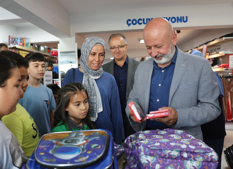 BAŞKAN ÇOLAKBAYRAKDAR, “TÜRKİYE’DE ÖRNEK, FARKLI VE GÖNÜLLER YAPAN BİR BELEDİYEYİZ”