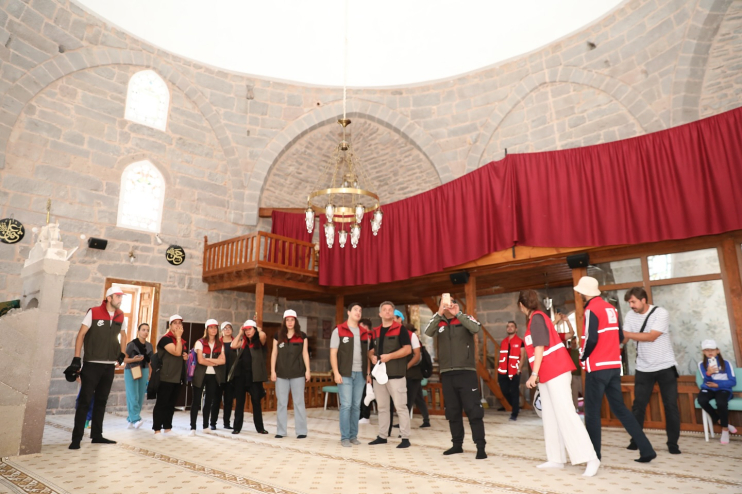BAŞKAN ÇOLAKBAYRAKDAR, “ERKİLET’İN KADİM KÜLTÜRÜNÜ GELECEK NESİLLERE TAŞIYORUZ”