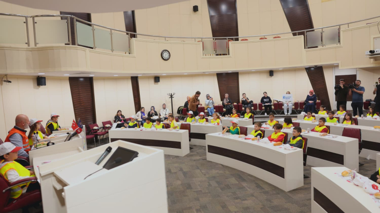 BAŞKAN ÇOLAKBAYRAKDAR: "DAHA TEMİZ ÇEVRE İÇİN DURMADAN ÇALIŞIYORUZ"