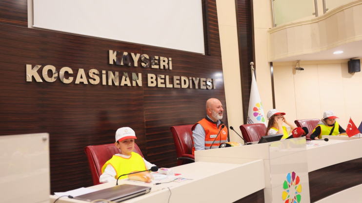 BAŞKAN ÇOLAKBAYRAKDAR: "DAHA TEMİZ ÇEVRE İÇİN DURMADAN ÇALIŞIYORUZ"