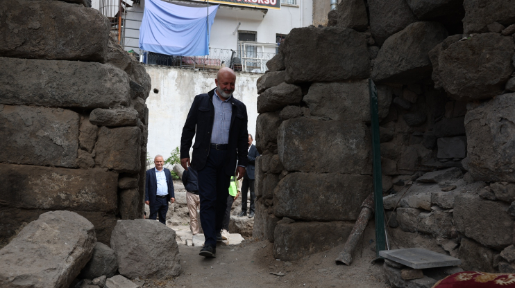 BAŞKAN ÇOLAKBAYRAKDAR: “ECDAT YADİGÂRI MEDRESE, ŞEHRİMİZİN KALBİ VE KÜLTÜR HAZİNESİ OLACAK”