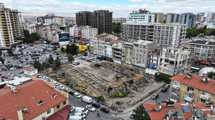BAŞKAN ÇOLAKBAYRAKDAR: “ECDAT YADİGÂRI MEDRESE, ŞEHRİMİZİN KALBİ VE KÜLTÜR HAZİNESİ OLACAK”