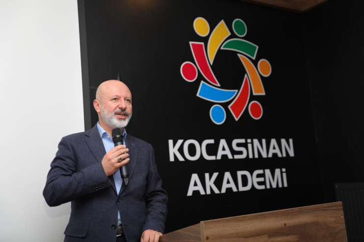 BAŞKAN ÇOLAKBAYRAKDAR: “HAYATIN TÜM RENKLERİ, 7’DEN 70’E BU ÇATI ALTINDA BULUŞUYOR”