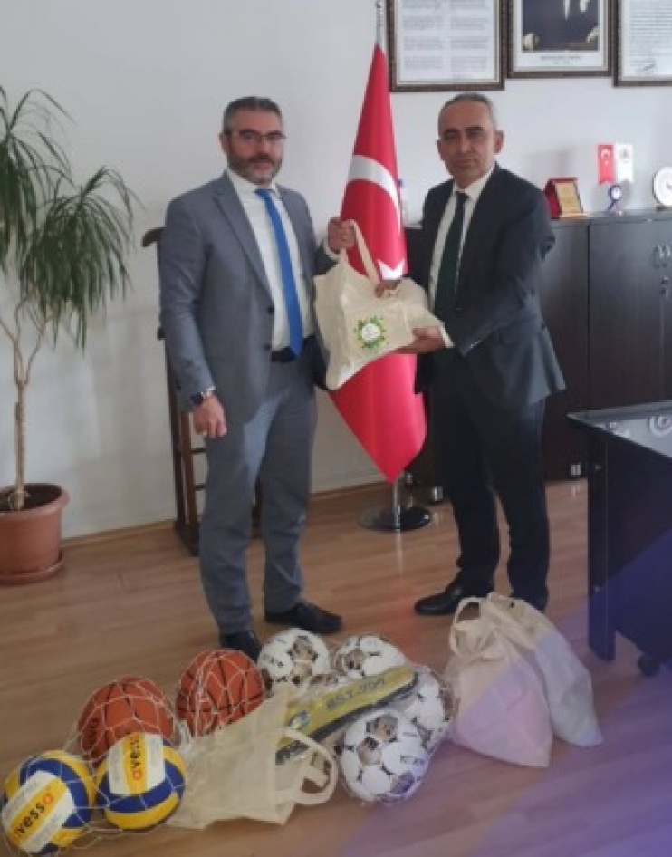 KOCASİNAN BELEDİYESİ, ÇEVRE DOSTU YARIŞMALARLA DUYARLI NESİLLER YETİŞTİRİYOR