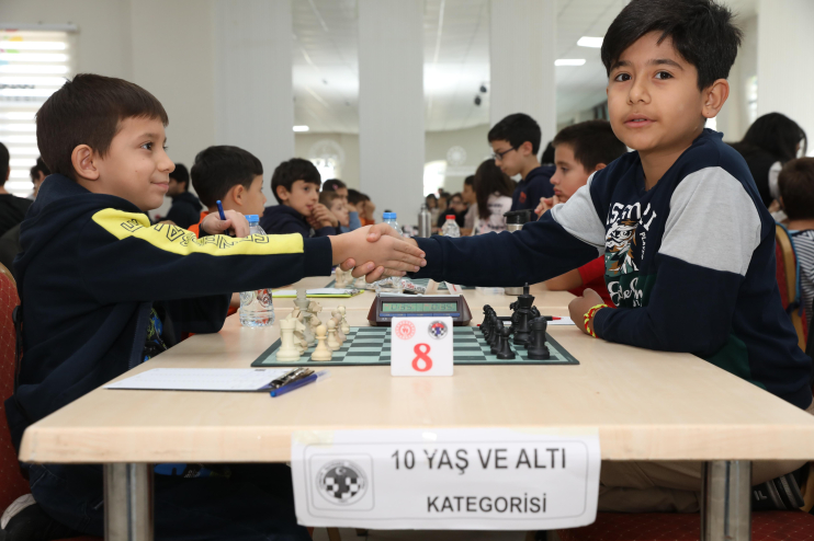 BAŞKAN ÇOLAKBAYRAKDAR, “GELECEĞİN LİDERLERİ YETİŞİYOR”