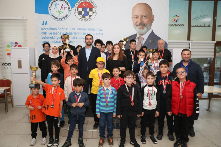 BAŞKAN ÇOLAKBAYRAKDAR, “GELECEĞİN LİDERLERİ YETİŞİYOR”