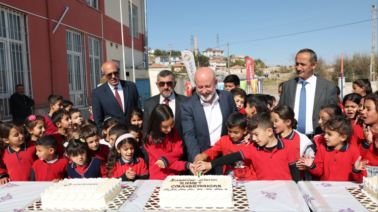 BAŞKAN ÇOLAKBAYRAKDAR: “MUTLU ÇOCUKLAR, GÜÇLÜ VE BÜYÜK TÜRKİYE’NİN TEMİNATIDIR”