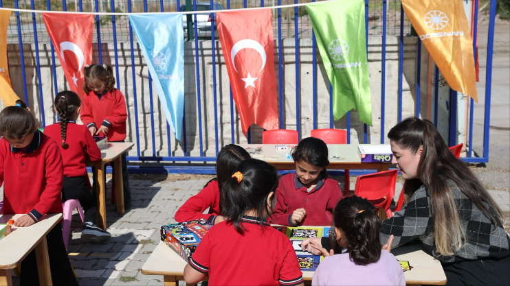 BAŞKAN ÇOLAKBAYRAKDAR: “MUTLU ÇOCUKLAR, GÜÇLÜ VE BÜYÜK TÜRKİYE’NİN TEMİNATIDIR”