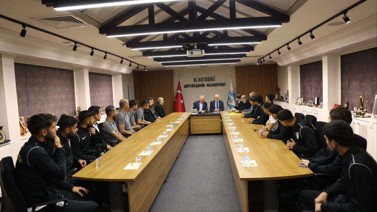 BAŞKAN ÇOLAKBAYRAKDAR: “KAYSERİ FUTBOLUNUN TEMEL TAŞI KOCASİNAN ŞİMŞEKSPOR, ŞEHRİMİZİ GURURLA TEMSİL EDİYOR”