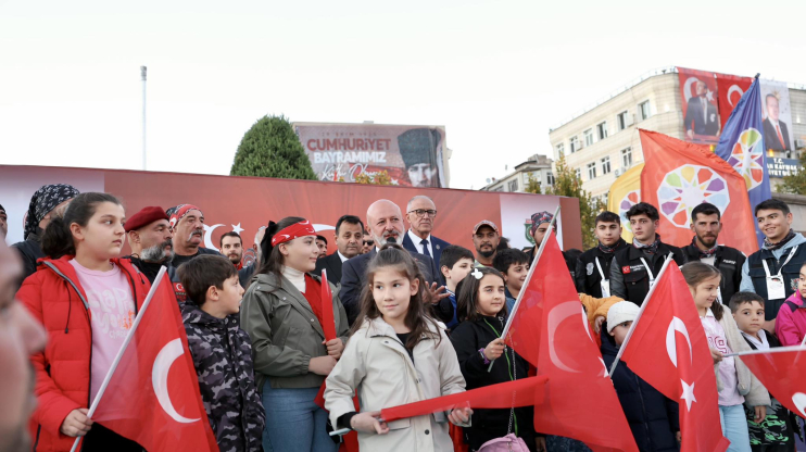 BAŞKAN ÇOLAKBAYRAKDAR: “CUMHURİYETİMİZİN 102. YILINI BÜYÜK BİR COŞKUYLA KUTLUYORUZ”