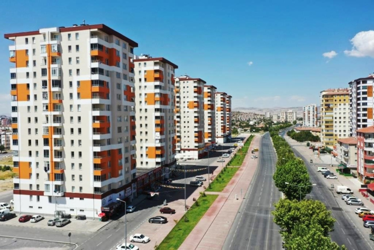 BAŞKAN ÇOLAKBAYRAKDAR: “DÖNÜŞÜMLE 4 BİN 35 AİLE MUTLU VE HUZURLU YUVALARINDA”
