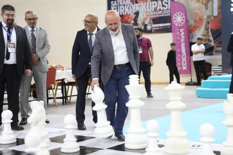 BAŞKAN ÇOLAKBAYRAKDAR: “HEDEFİMİZ KAYSERİ’Yİ SATRANÇTA MARKA ŞEHİR YAPMAK”