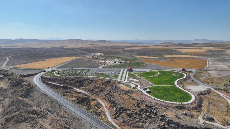 BAŞKAN ÇOLAKBAYRAKDAR: “KİŞİ BAŞINA 17,60 M² YEŞİL ALAN, 530 PARK VE 965 BİN AĞAÇLA GELECEĞE NEFES, ŞEHRE OKSİJEN”