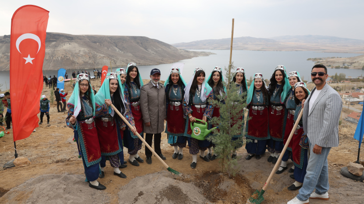 BAŞKAN ÇOLAKBAYRAKDAR, “KOCASİNAN’DA MAVİYLE YEŞİLİ BULUŞTURUYOR, GELECEĞE NEFES OLUYORUZ”