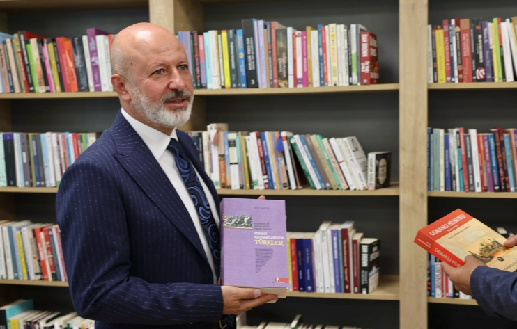 BAŞKAN ÇOLAKBAYRAKDAR: “DÜNYAYA AÇILAN KÜTÜPHANELERLE ZENGİNLEŞTİRİLMİŞ BİR ŞEHİR İNŞA EDİYORUZ”