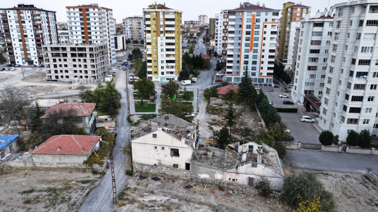 BAŞKAN ÇOLAKBAYRAKDAR UĞUREVLER’DE: “GELECEĞİN MODERN MAHALLESİNİ İNŞA EDİYORUZ”