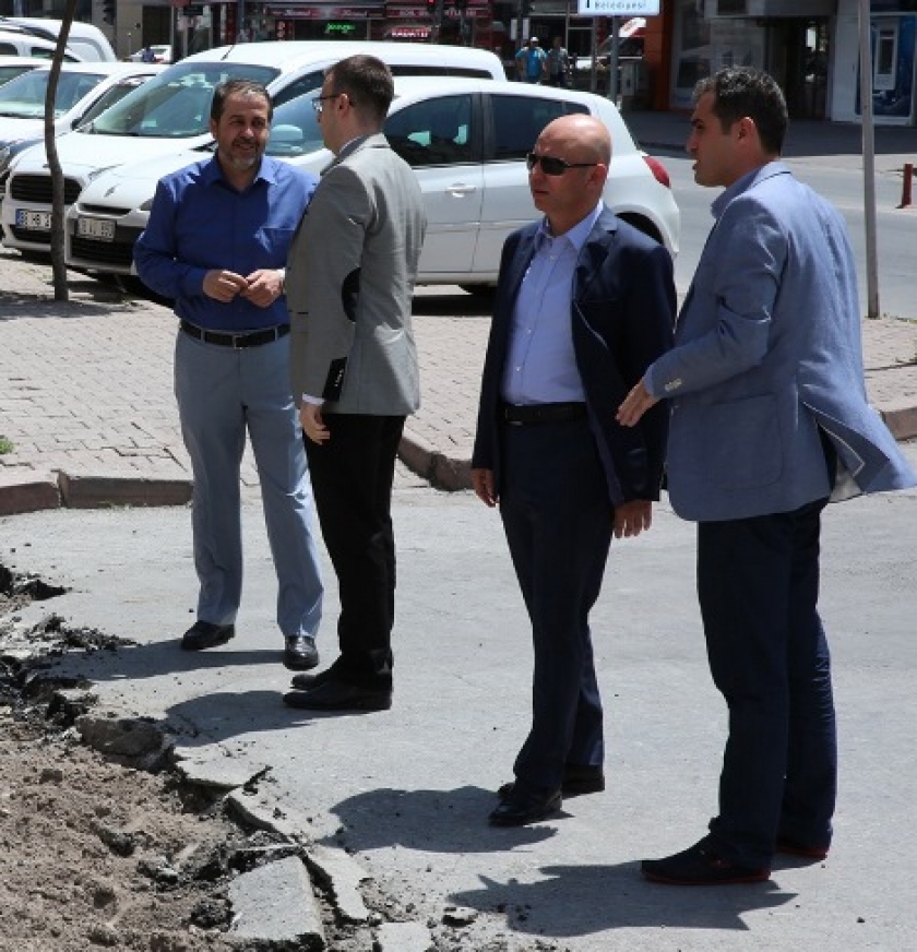 ‘YENİ KOCASİNAN’DA ASFALT ÇALIŞMALARI HIZLA DEVAM EDİYOR