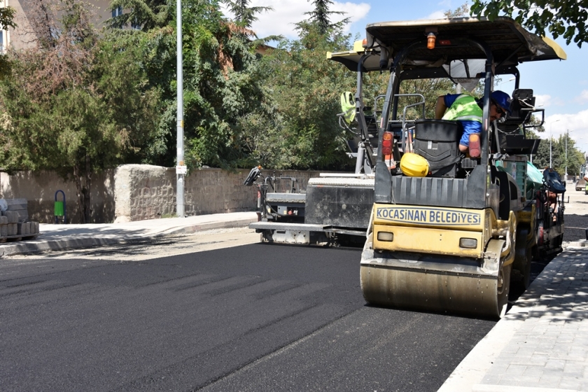 ‘YENİ KOCASİNAN’DA ASFALT ÇALIŞMALARI HIZLA DEVAM EDİYOR