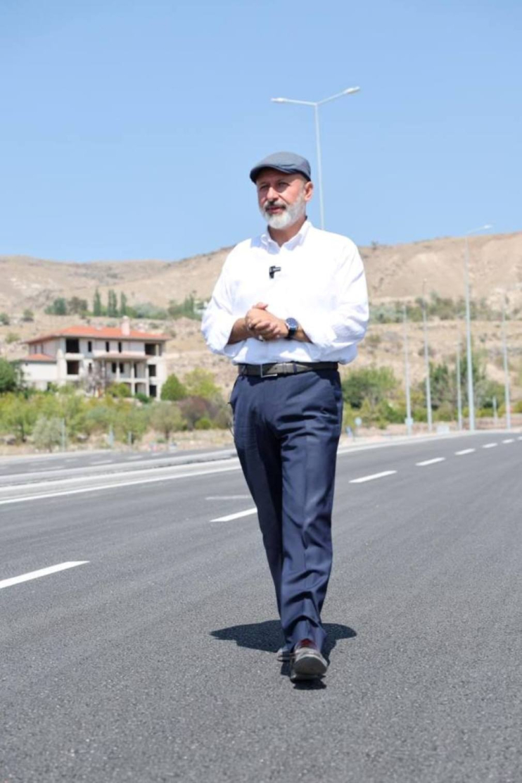 BAŞKAN ÇOLAKBAYRAKDAR, “KAYSERİ’MİZİN TRAFİK YÜKÜNÜ HAFİFLETEN AKILLI KAVŞAKLARI YAYGINLAŞTIRIYORUZ”