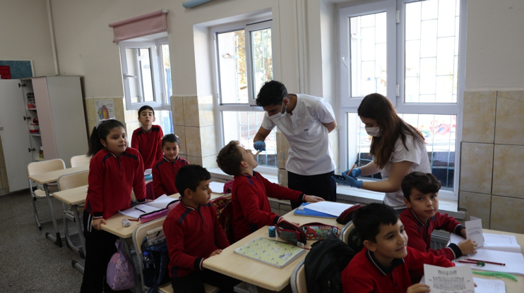 BAŞKAN ÇOLAKBAYRAKDAR, “SAĞLIKLI BİR NESİL İÇİN NE GEREKİYORSA YAPIYORUZ”