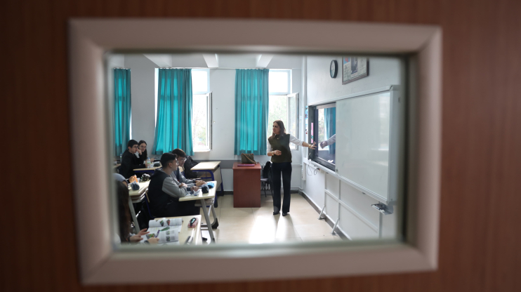 BAŞKAN ÇOLAKBAYRAKDAR’DAN KOCASİNAN’DAKİ TÜM ÖĞRETMENLERE ANLAMLI HEDİYE