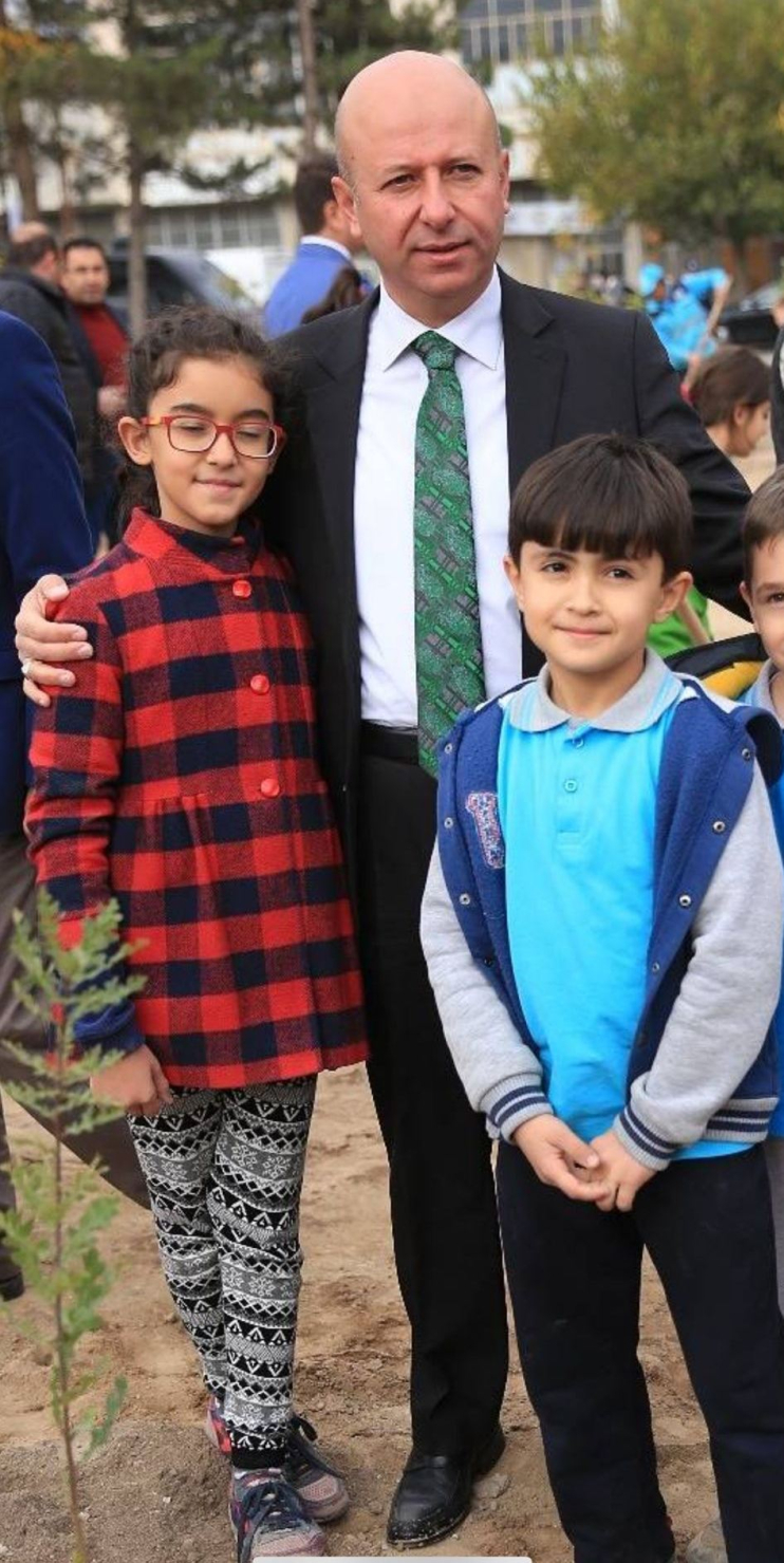 BAŞKAN ÇOLAKBAYRAKDAR, “GÖNÜLDEN GÖNÜLE KURDUĞUMUZ BAĞ, 8 YIL SONRA BİLE AYNI GÜÇTE DURUYOR”