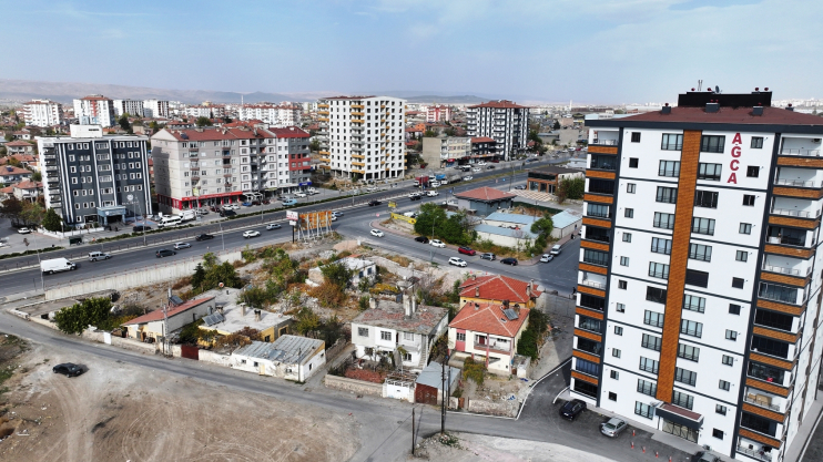 BAŞKAN ÇOLAKBAYRAKDAR, ‘BAŞKANIM BİZİ KURTAR OĞLUM’ DİYEN DUDU TEYZE’NİN HAYIR DUASINI ALDI