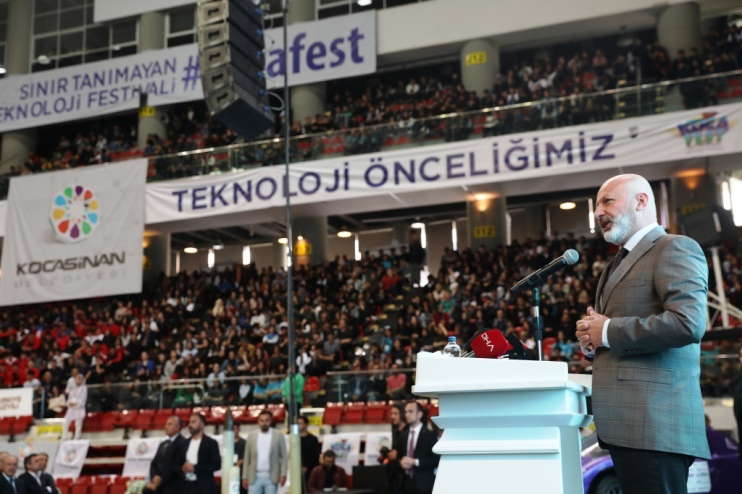 BAŞKAN ÇOLAKBAYRAKDAR, “YERLİ VE MİLLİ ÜRETİMDE ÇIĞIR AÇAN HİZMETLERLE ÜLKEMİZE GÜÇ KATIYORUZ”