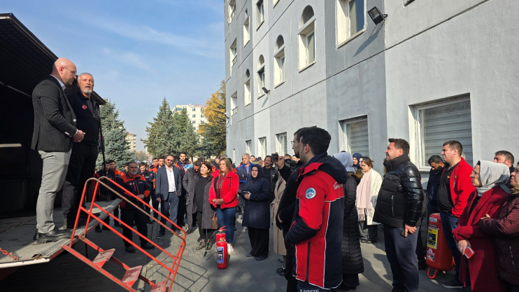 BAŞKAN ÇOLAKBAYRAKDAR: “KOCASİNAN, FARKINDALIĞIYLA DA TÜRKİYE’YE ÖRNEK OLUYOR”