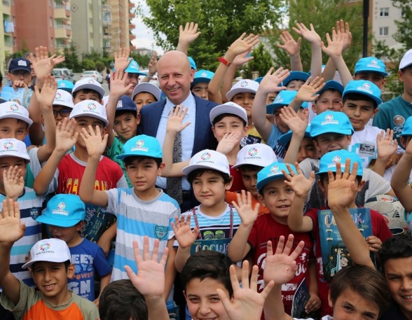 BAŞKAN ÇOLAKBAYRAKDAR’DAN EĞİTİME TAM DESTEK