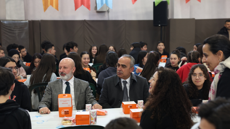 BAŞKAN ÇOLAKBAYRAKDAR, “GÜÇLÜ TÜRKİYE’NİN TEMELİ GENÇLERİMİZDİR”